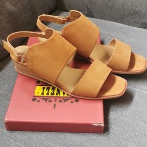 Vaneli Flats like new Size 10